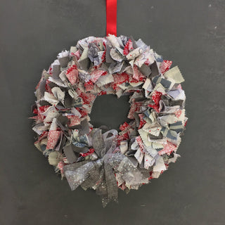 No-Sew Christmas Wreath